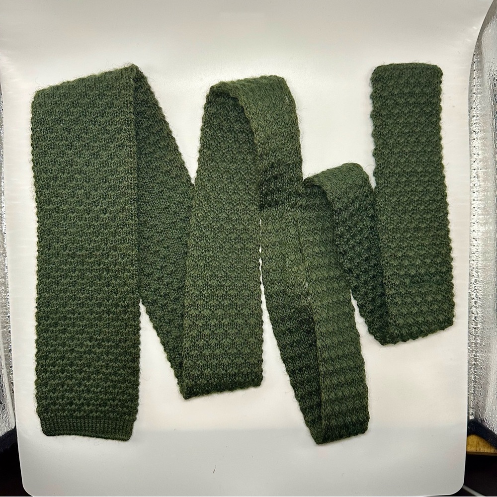 🥂SOLD🥂100% Wool Knit Dark Green Slim Van Boven Straight Edged Tie 2.75” - Picture 6 of 9